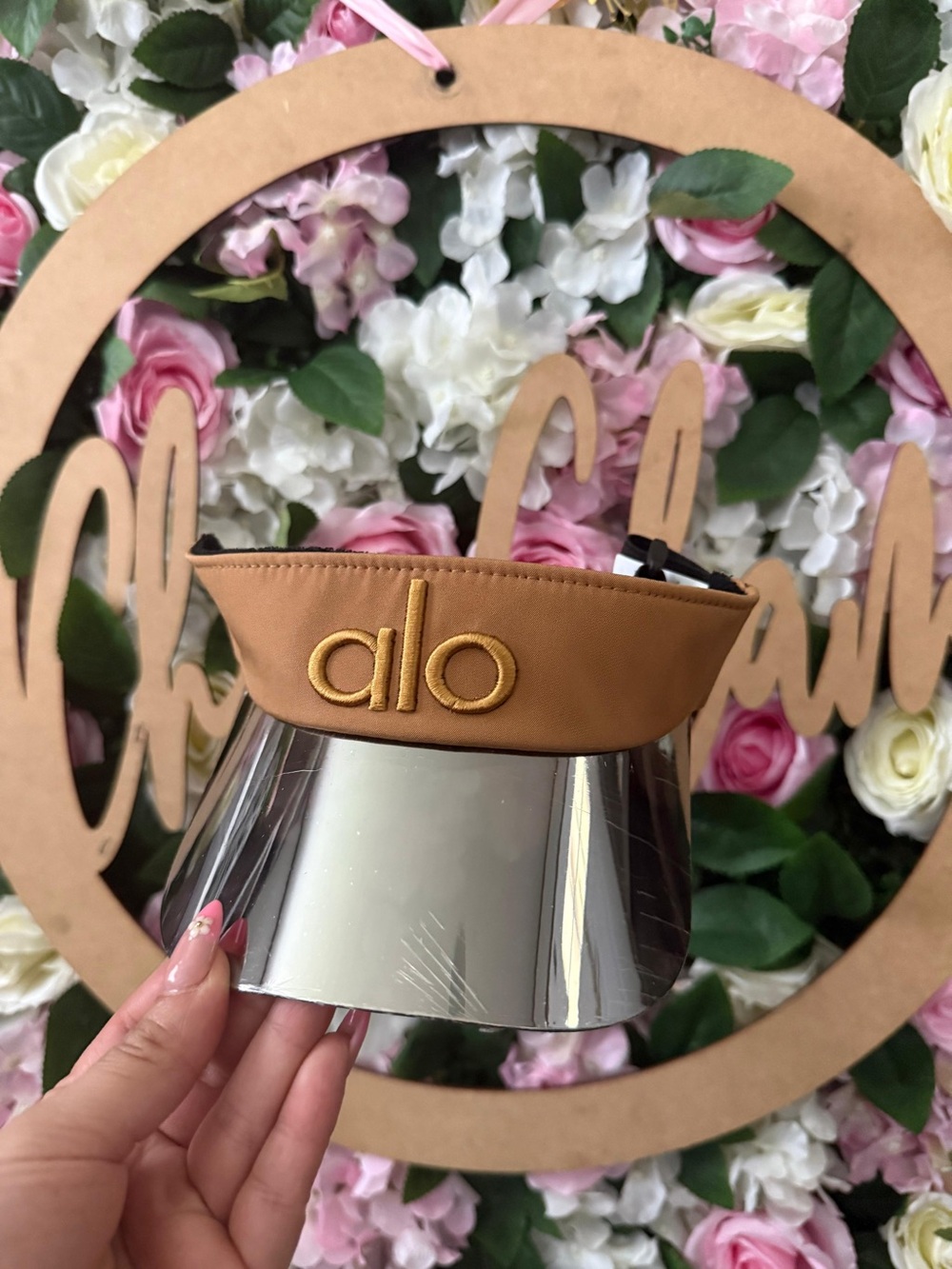 ALO Yoga Airlift Solar Visor Tan Gold Silver Reflective Viral Influencer Hat